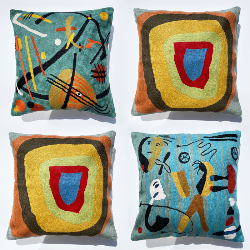 Set of 4 vintage multicolored cushion covers in wool embroidered with abstract patterns