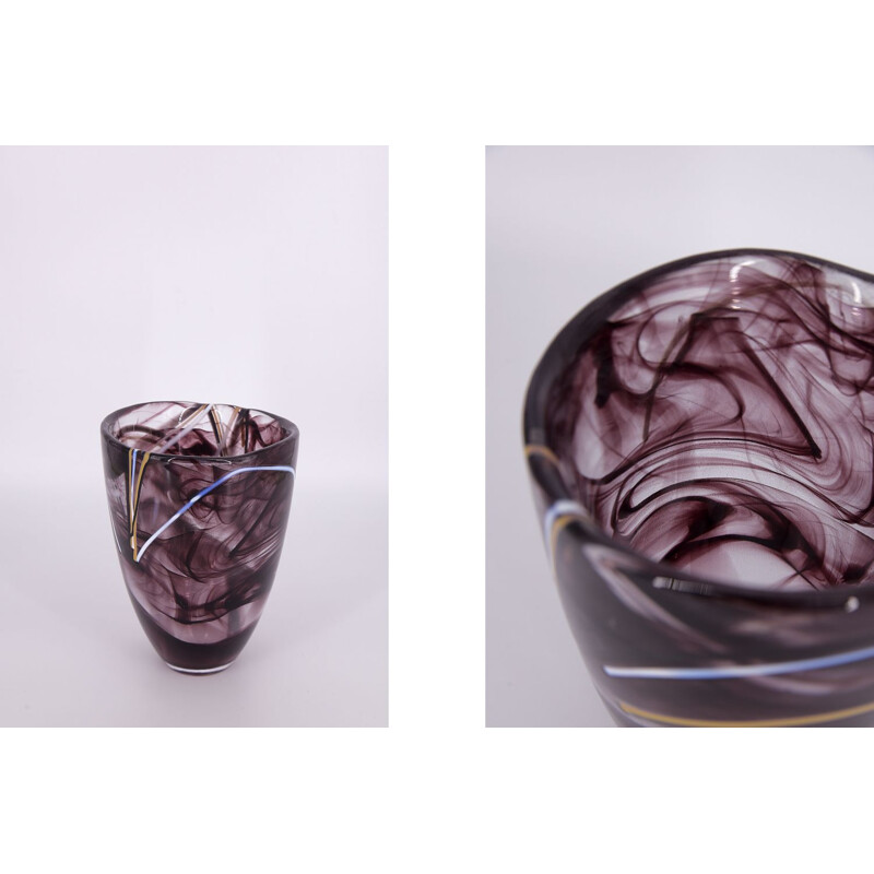 Scandinavische vintage vaas in contrasterend glas van Anna Ehrner voor Kosta Boda, 1980