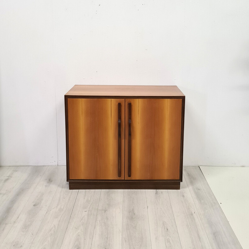 Buffet vintage avec portes, Denamrk 1960