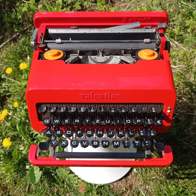 Macchina da scrivere Olivetti vintage Valentine di Sotsassss, 1970