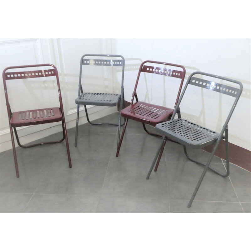 Set of 4 vintage folding chairs