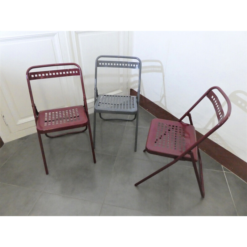 Set of 4 vintage folding chairs