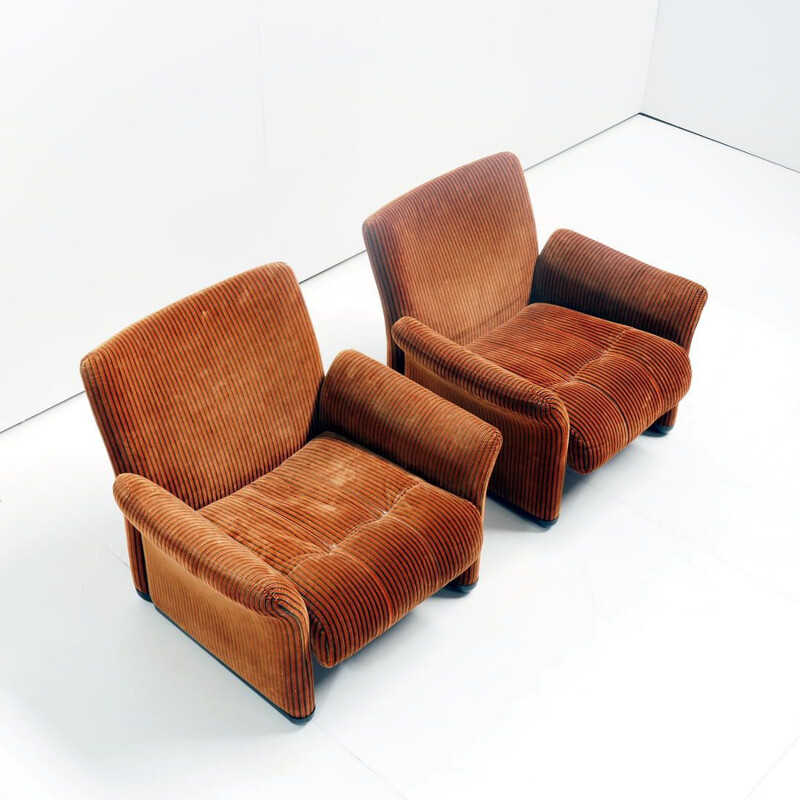 Set of vintage chairs by Vico Magistretti for C&B, Italia 1968s
