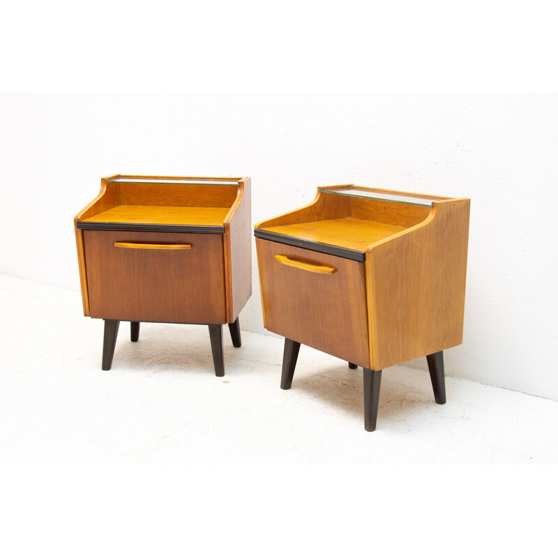 Paire de tables de nuit vintage modernes en noyer et hêtre, Tchécoslovaquie 1960