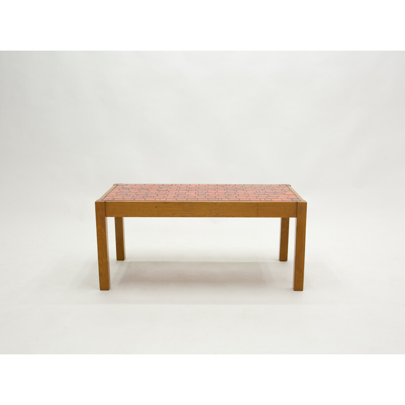 Table basse vintage en chêne et céramique rouge 1960