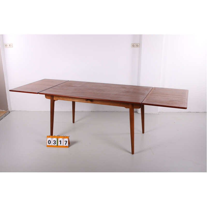 Tavolo vintage XL in teak di Hans J Wegner di A. Tuck 1950