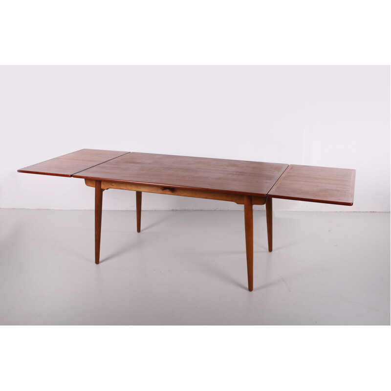 Vintage XL teakhouten tafel van Hans J Wegner door A. Tuck 1950