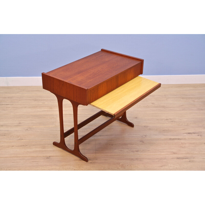 table vintage de couture table d'appoint en teck, Danois 1960