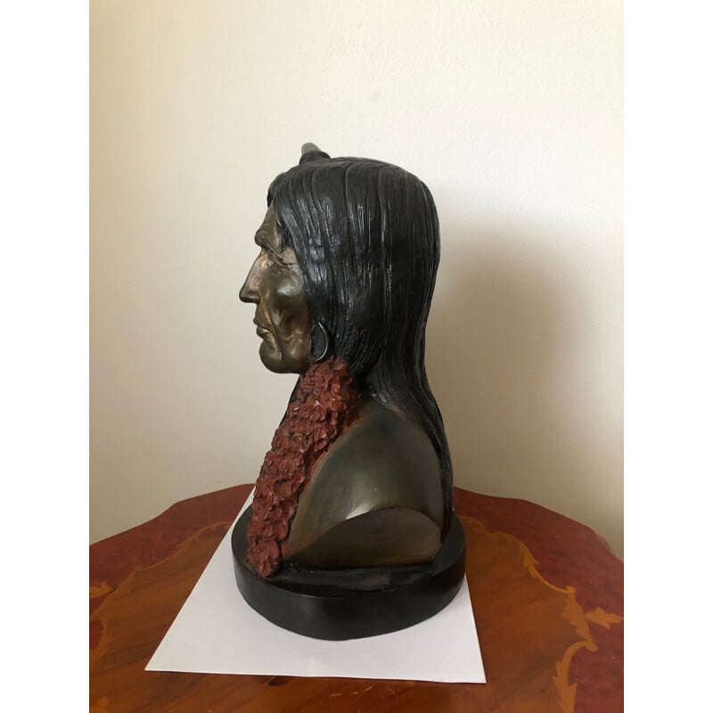 Escultura vintage de um rosto indígena americano