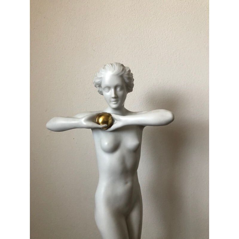 Figurine vintage en porcelaine d'une dame avec un ballon par Luitpold Adam