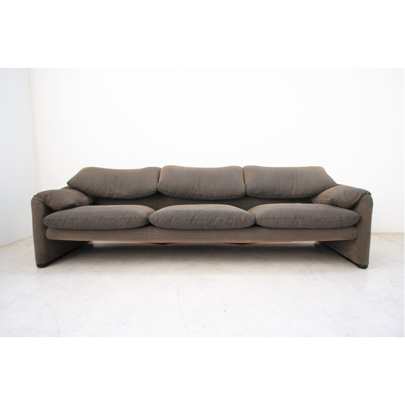 Vintage Maralunga sofa by Vico Magistretti for Cassina 1980s