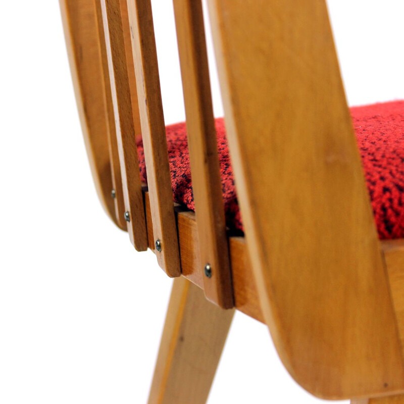 Lot de 4 chaises vintage en hêtre blond et tissu rouge, Tchécoslovaquie 1965