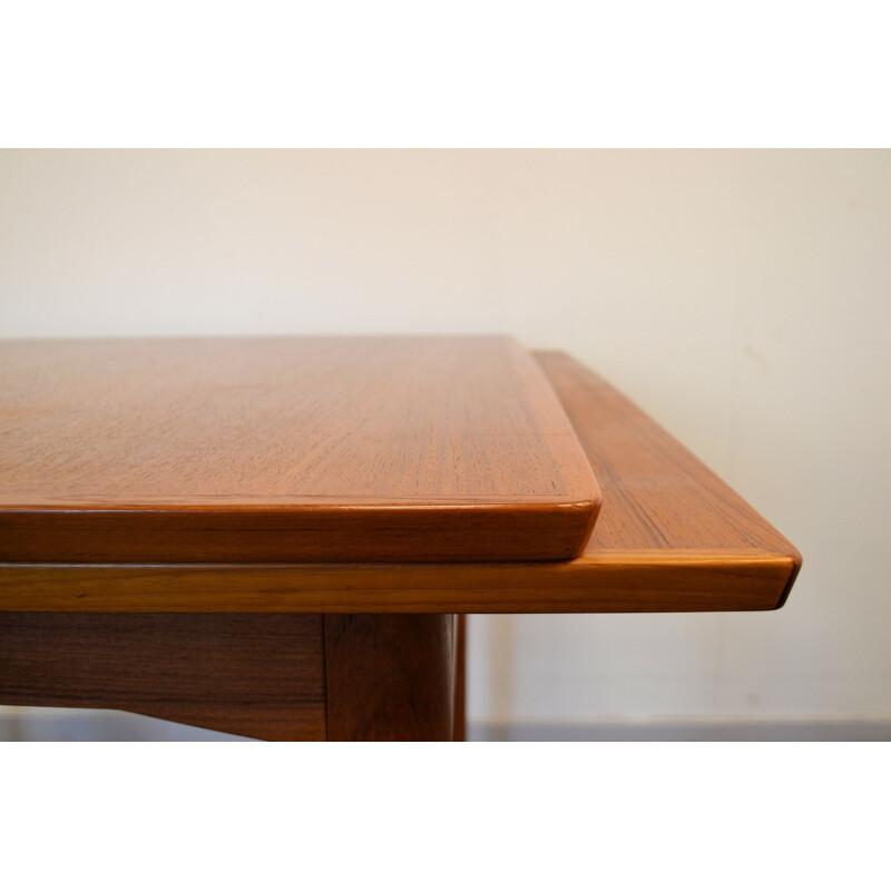 Extendable Scandinavian Cado dining table in teak, Arne VODDER