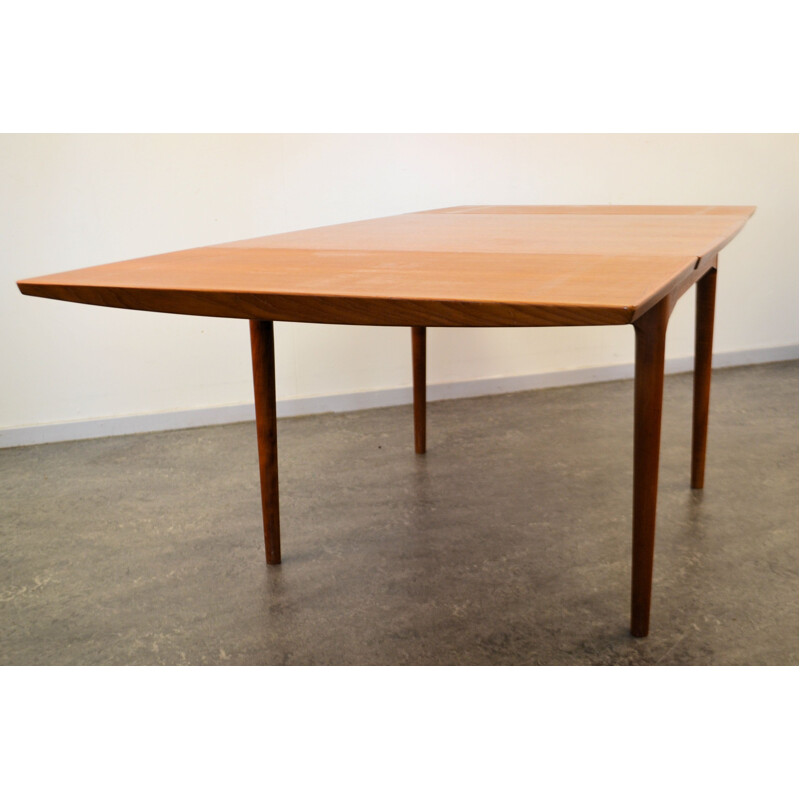 Extendable Scandinavian Cado dining table in teak, Arne VODDER