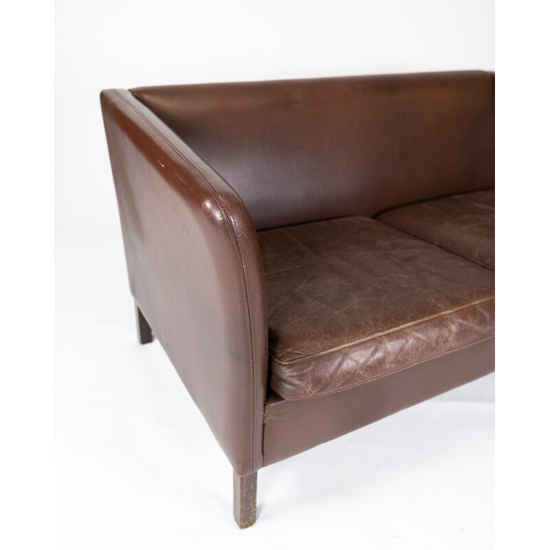 Divano imbottito vintage a 2 posti in pelle marrone scuro di Stouby Furniture, Danimarca 1960