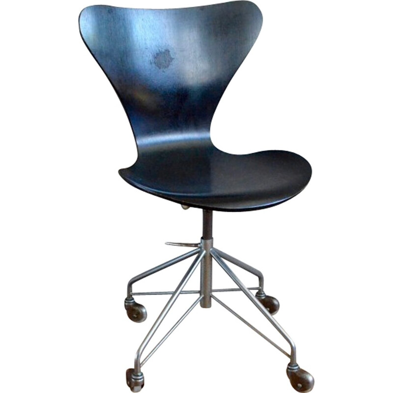 Serie 7 swivel chair in wood, Arne JACOBSEN - 1970s