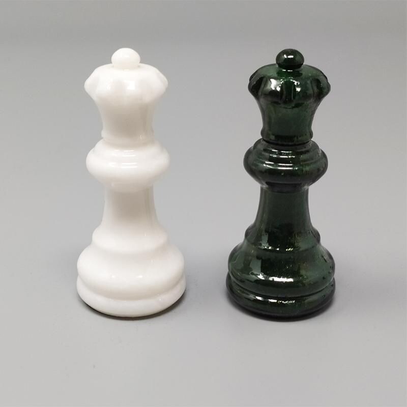 Vintage Green and White Chess Set in Volterra Alabaster Handmade, Italy 1670s