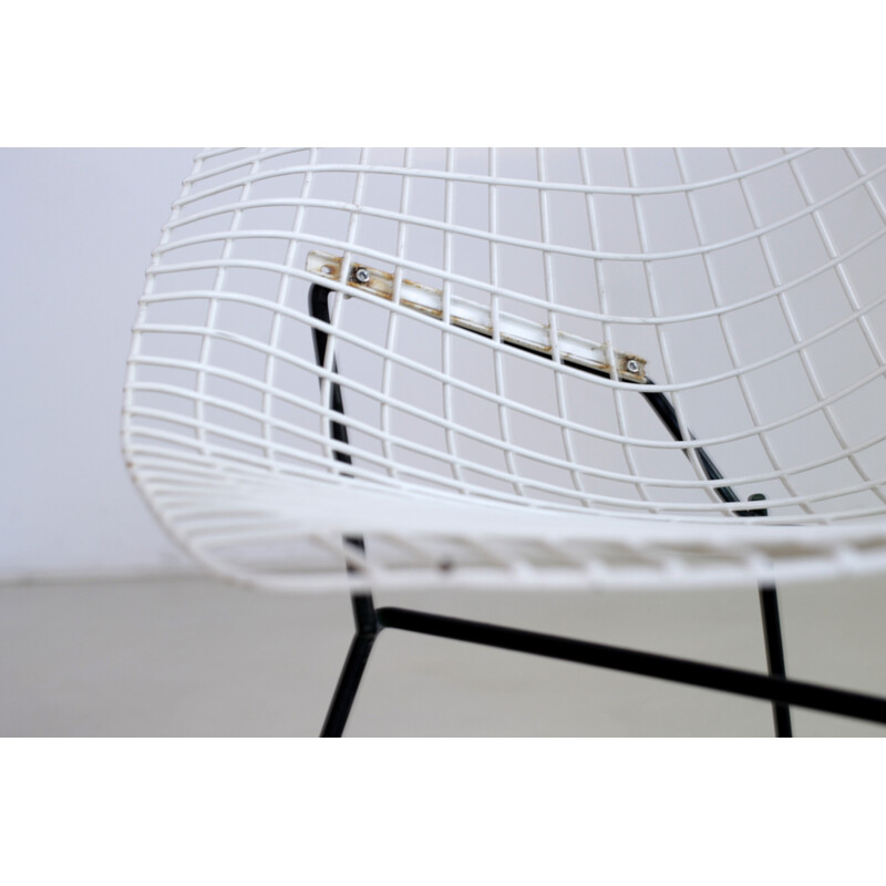 "Diamond" armchair in white and black metal, Harry BERTOIA - 1960s