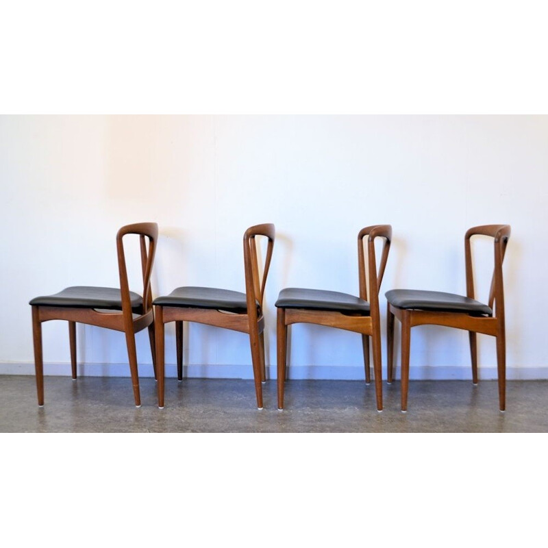 Suite de 4 chaises "Juliane" en teck et skaï noir, Johannes ANDERSEN - 1960