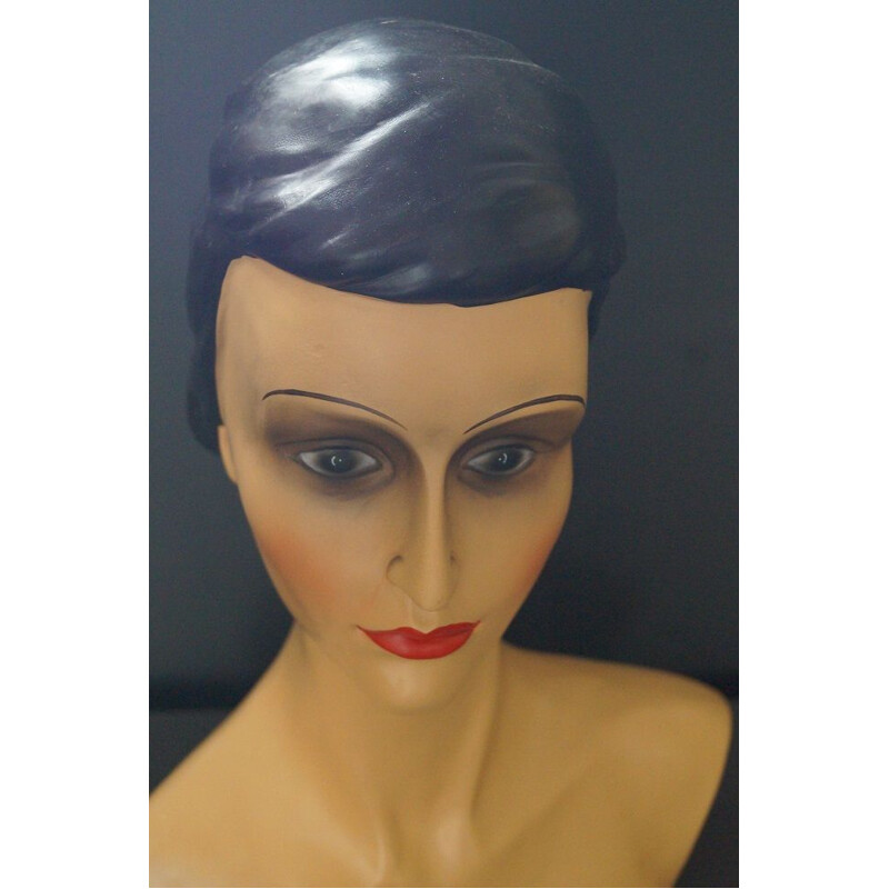 Vintage woman bust in resin 1990s