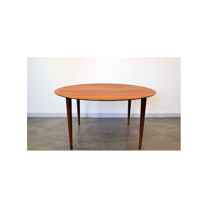 Vintage teak coffee table "FD 515" by Peter Hvidt and Orla Mølgaard Nielsen for France et Son, 1950