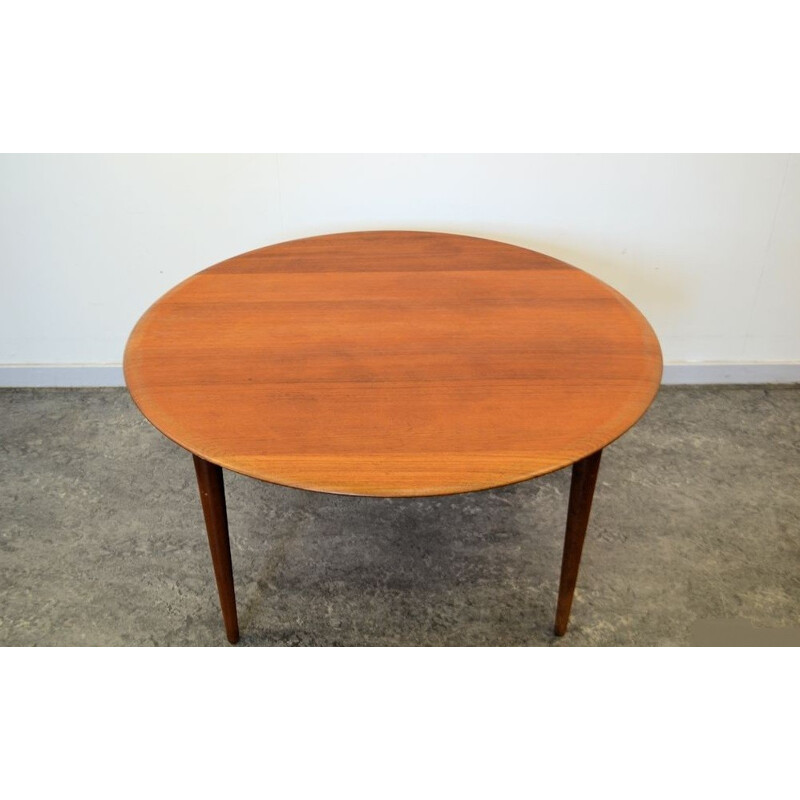 Vintage teak coffee table "FD 515" by Peter Hvidt and Orla Mølgaard Nielsen for France et Son, 1950