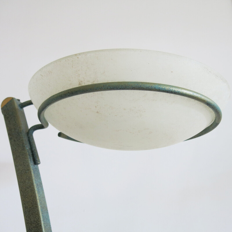 Vintage metalen vloerlamp met mat glas van Pierre Vandel, Frankrijk 1970