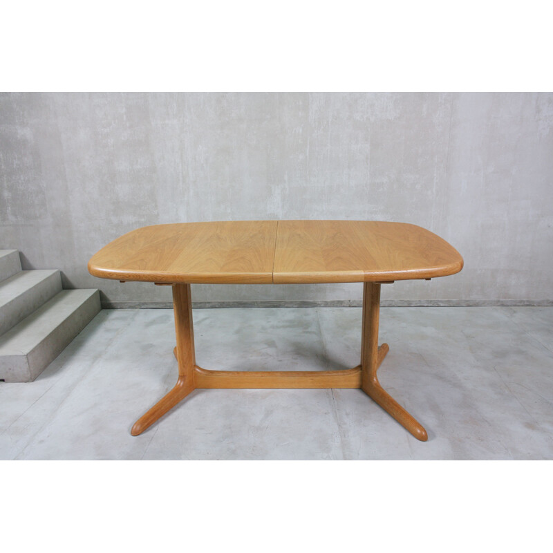 Mesa ovalada extensible de roble de Skovby, Dinamarca 1960