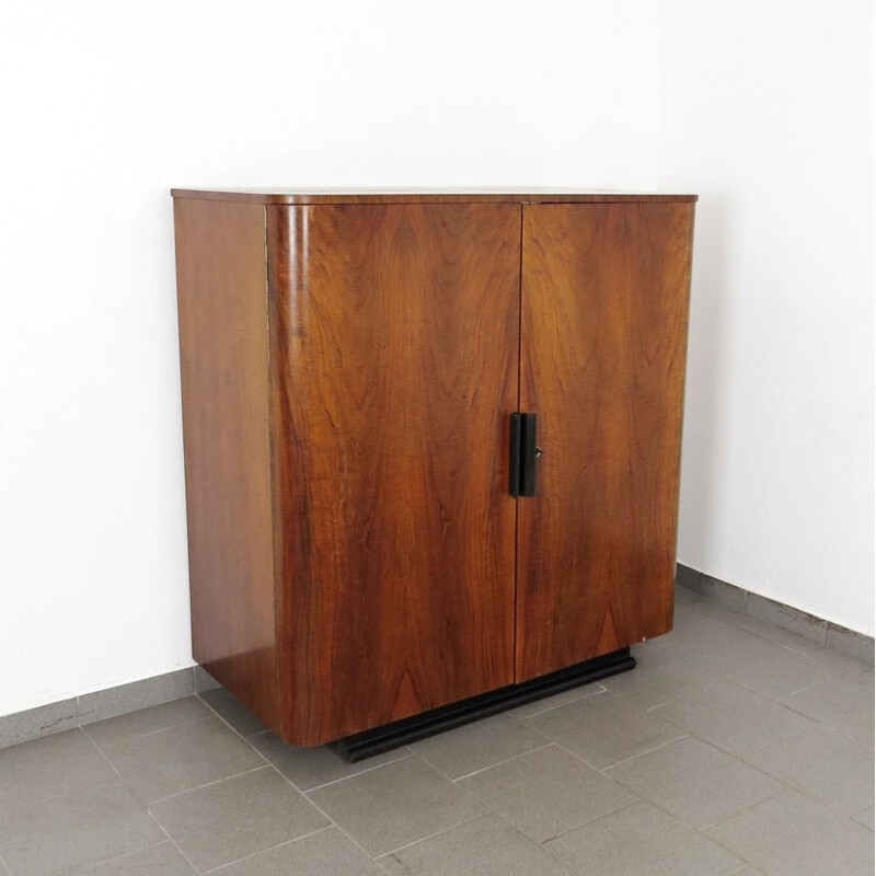 Armoire vintage de Jindrich Halabala