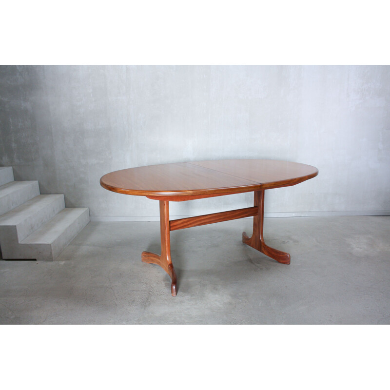 Table vintage ovale extensible en teck de G-Plan, Royaume-Uni 1960