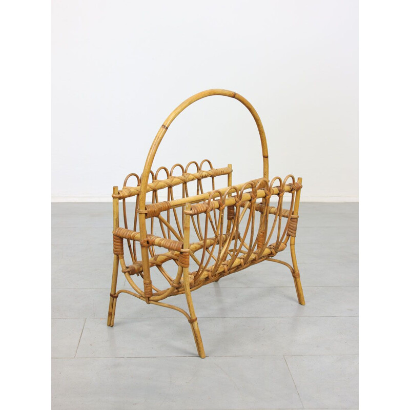 Vintage rotan krantenrek