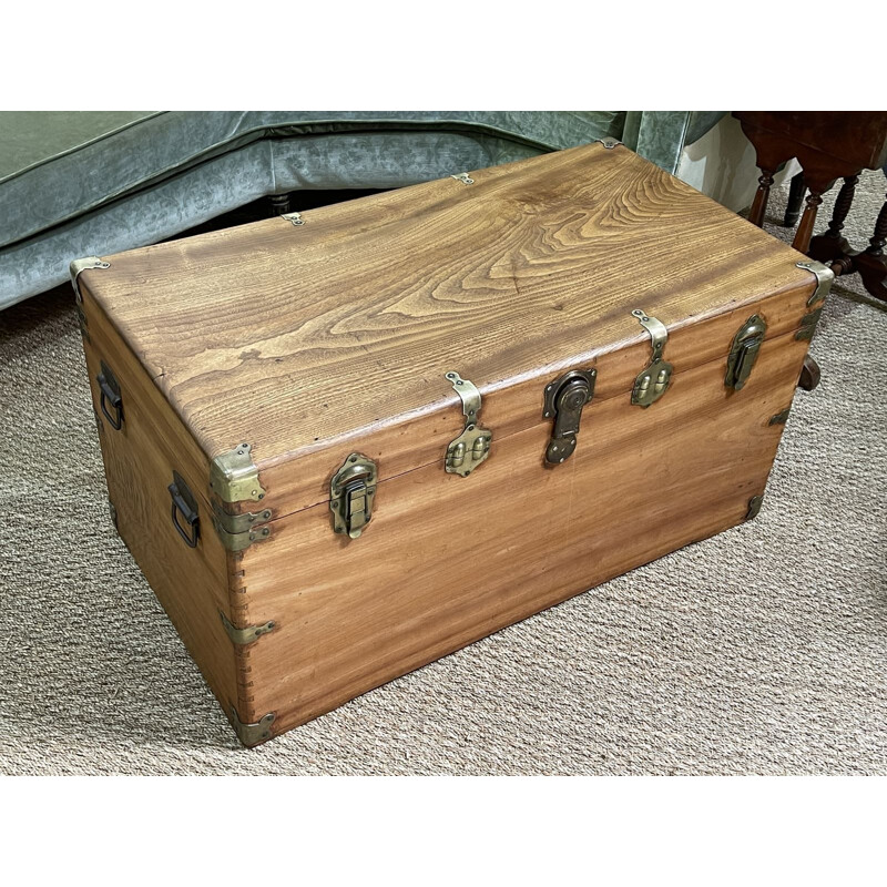 Large vintage chest in camphor English  1950