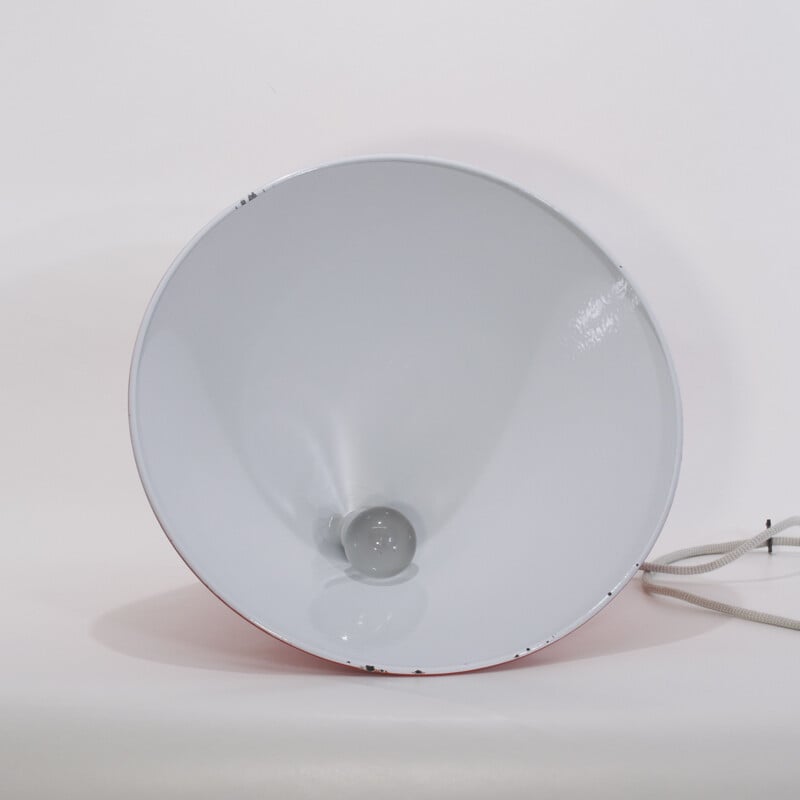 Lámpara de suspensión vintage de esmalte blanco de Arne Jacobsen para Louis Poulsen, Dinamarca 1950