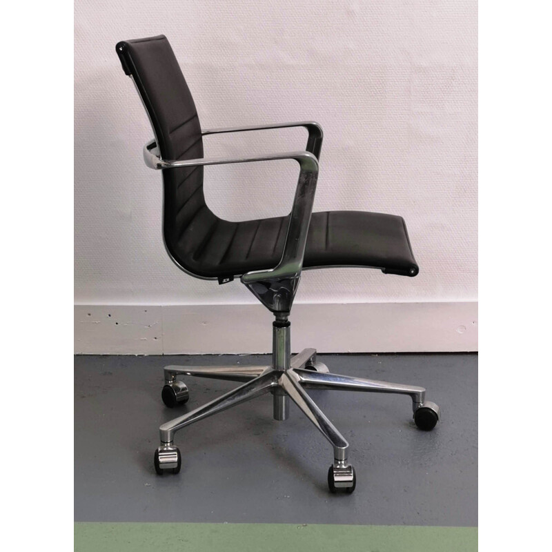 Vintage ICF Una Chair Management