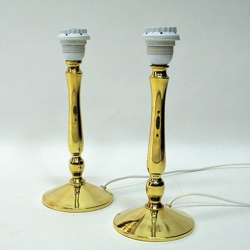 Coppia di lampade da tavolo vintage in ottone classico dalla Scandinavia 1950