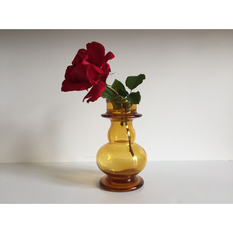 Vase vintage en verre épais jaune-orangé