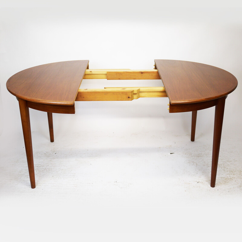 Round vintage teak extensible table by Gudme Mobelfabrik, Danish 1960