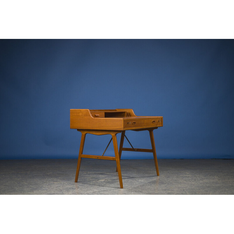 Mesa de teca Vintage modelo 56 por Arne Wahl Iversen, Dinamarca 1961