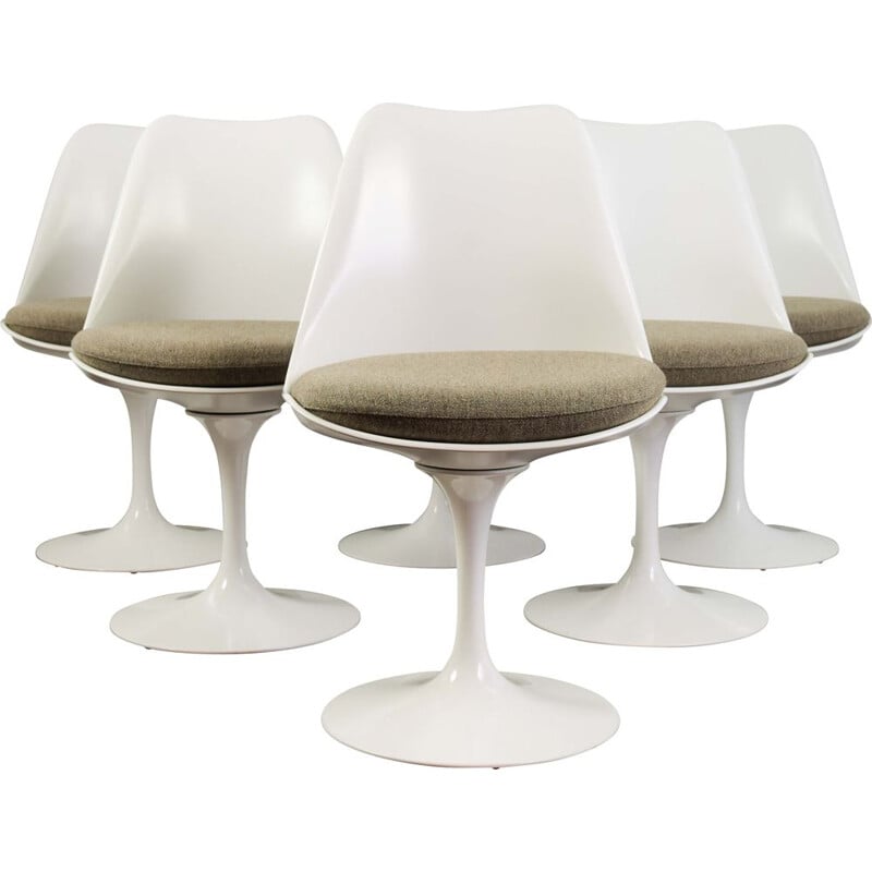 Set of 6 vintage Tulip side chairs with swivel base by Eero Saarinen 1957