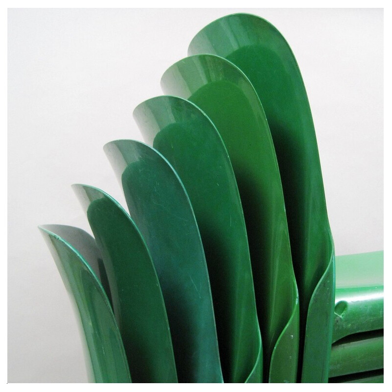 6 vintage green chairs, Vico MAGISTRETTI - 1970s