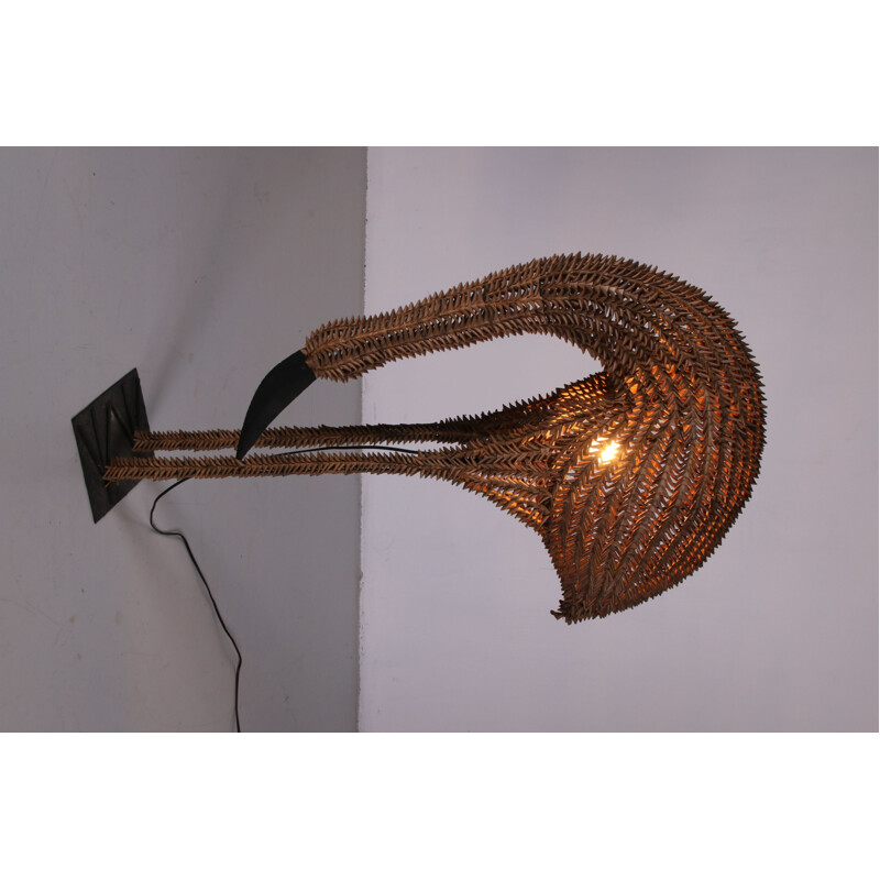 Grand lampadaire vintage en bambou représentant un oiseau Aux USA 1960