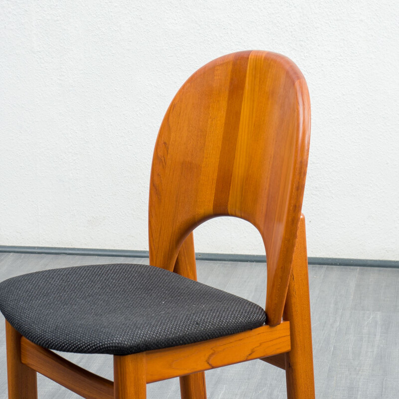 Vintage chairs teak Reupholstered by Glostrup danoise 1970s