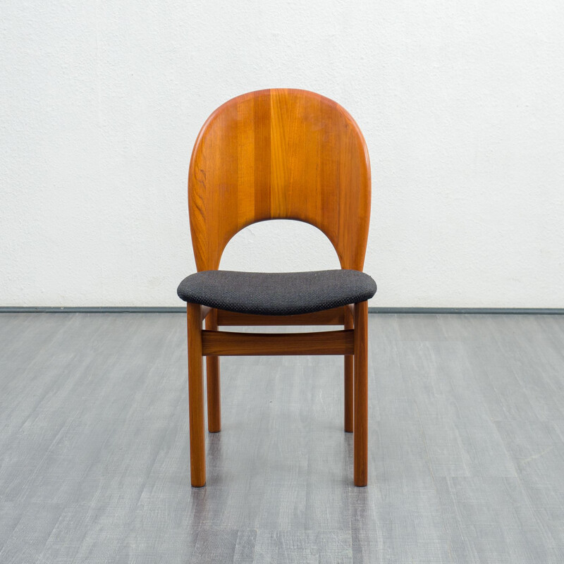 Vintage chairs teak Reupholstered by Glostrup danoise 1970s