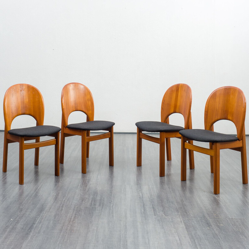 Vintage chairs teak Reupholstered by Glostrup danoise 1970s