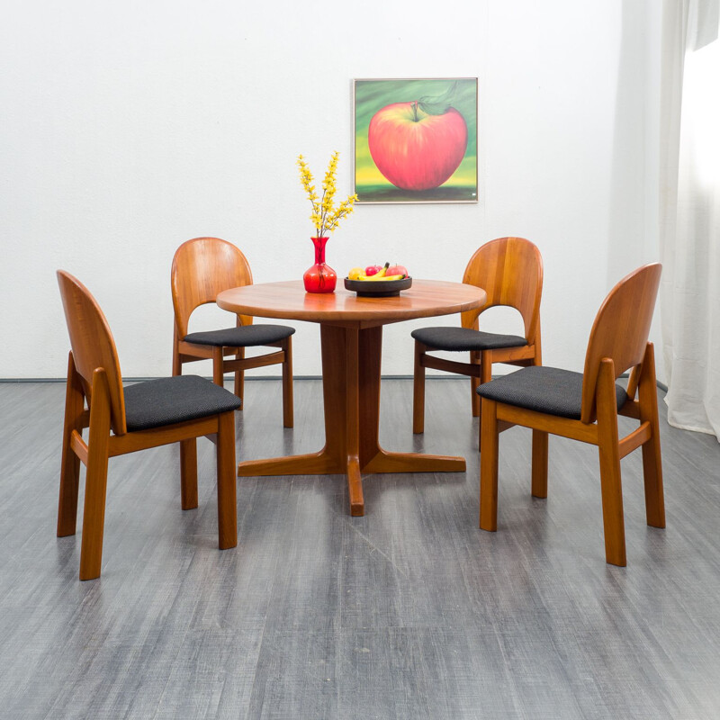 Vintage chairs teak Reupholstered by Glostrup danoise 1970s