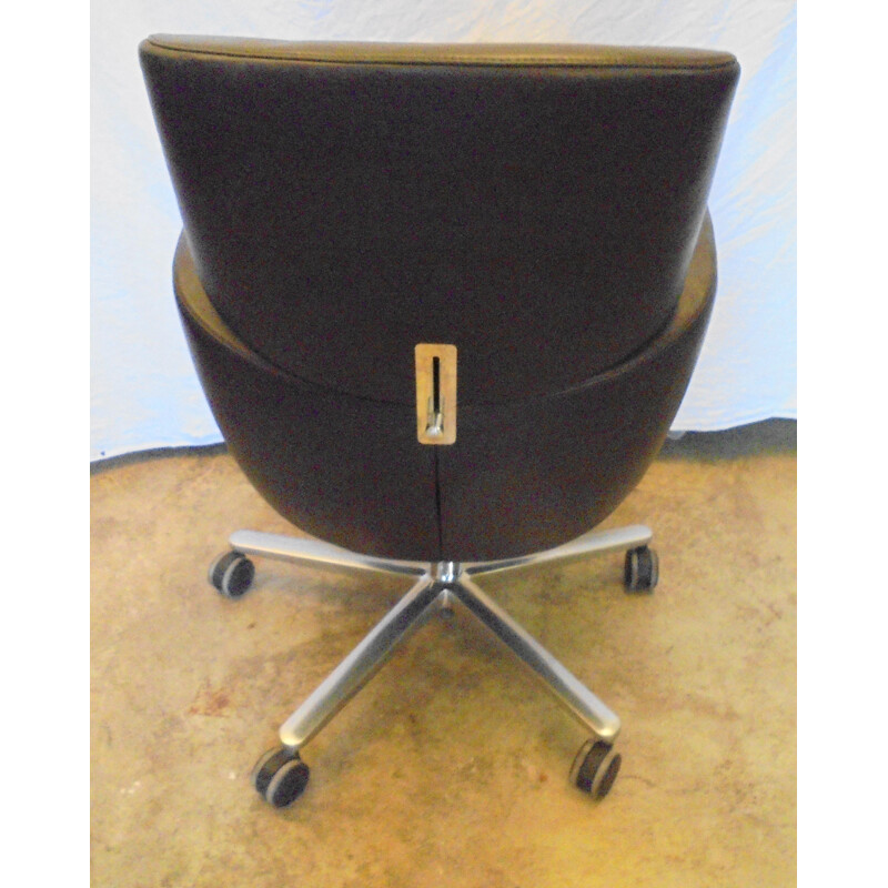 Vintage leather office chair Italy 2000s