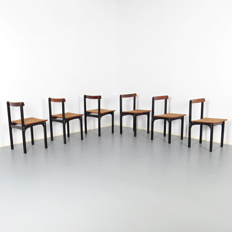 6 zwarte en bruine vintage stoelen