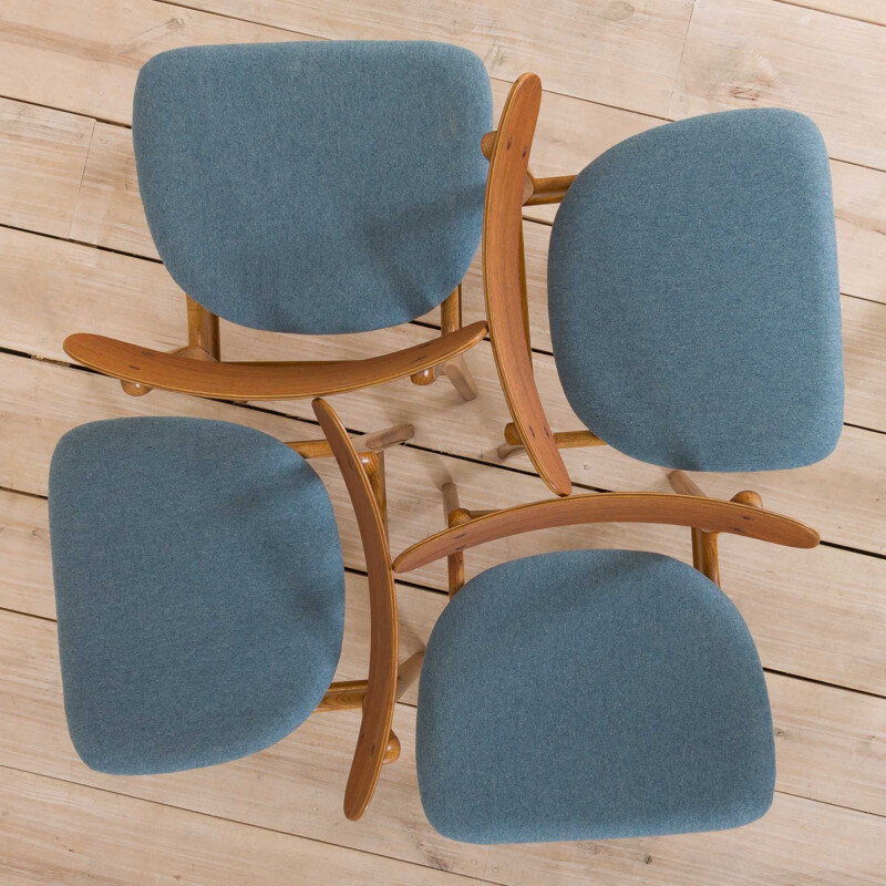 Ensemble 4 chaises vintage tapissées de laine Danemark 1960