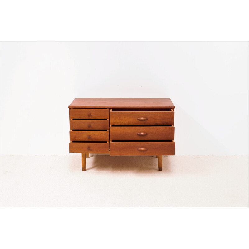 Vintage teak chest of drawers by Harald Nielsen