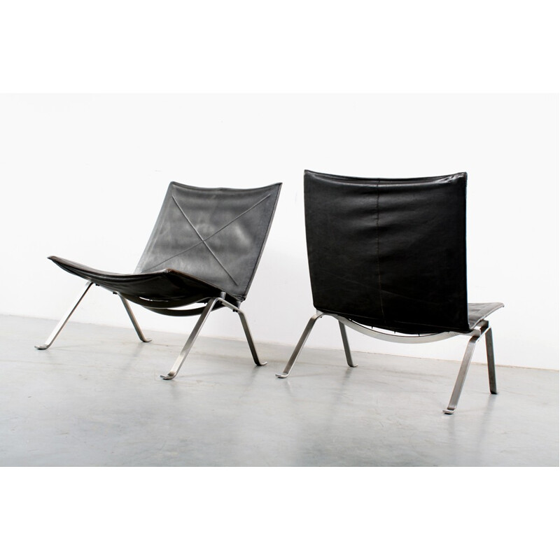 Pair of "PK22" low chairs, Poul KJAERHOLM - 1950s